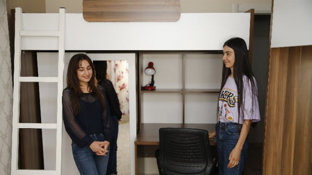 “Konuk Evi Kız Yurdu” sayesinde üniversite hayallerine kavuştular