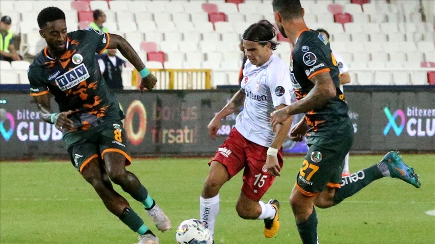 Demir Grup Sivasspor, Corendon Alanyaspor ile berabere kaldı iç görsel