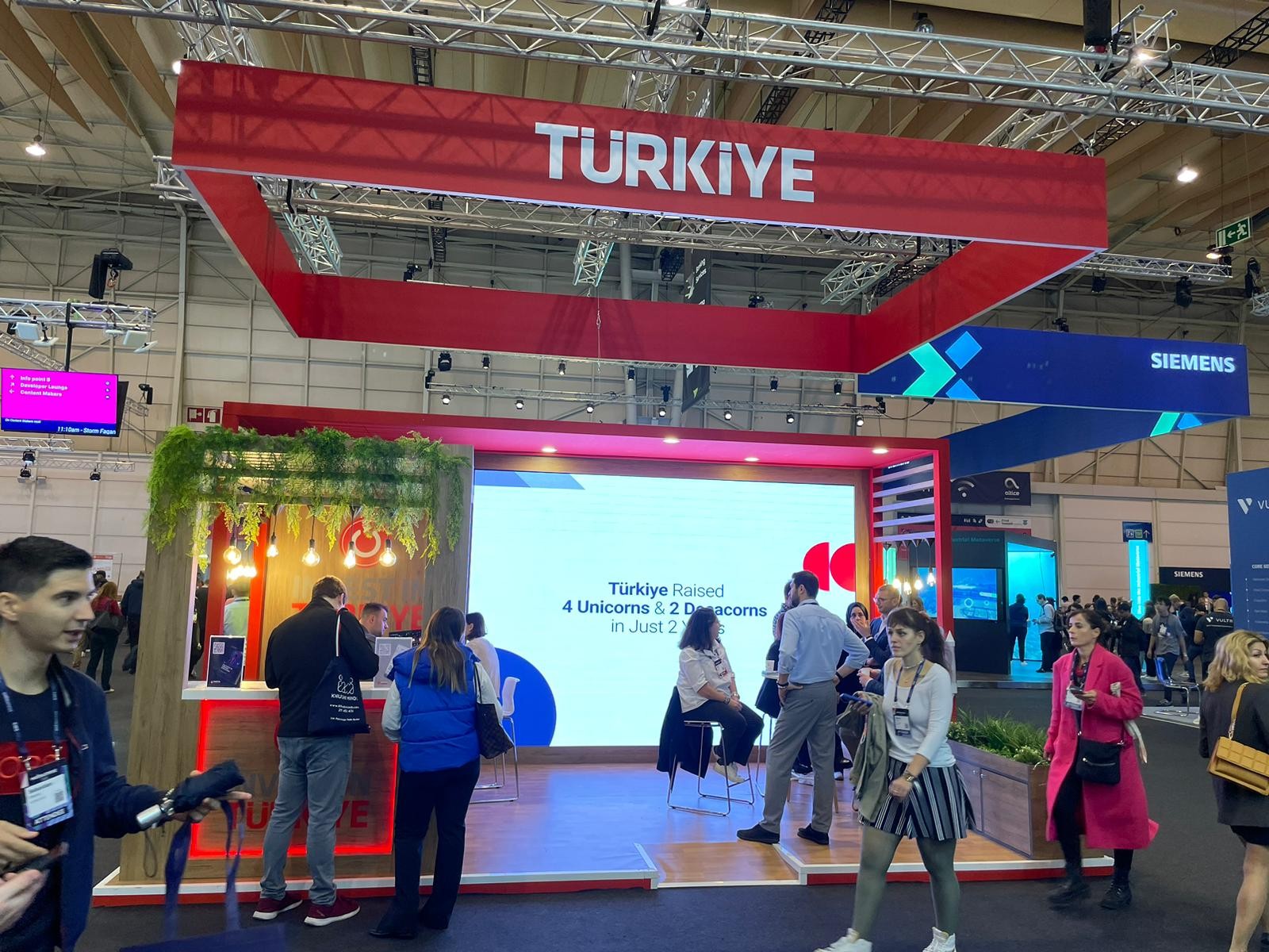 AVRUPA’NIN EN BÜYÜK TEKNOLOJİ KONFERANSI BAŞLADI    (4)