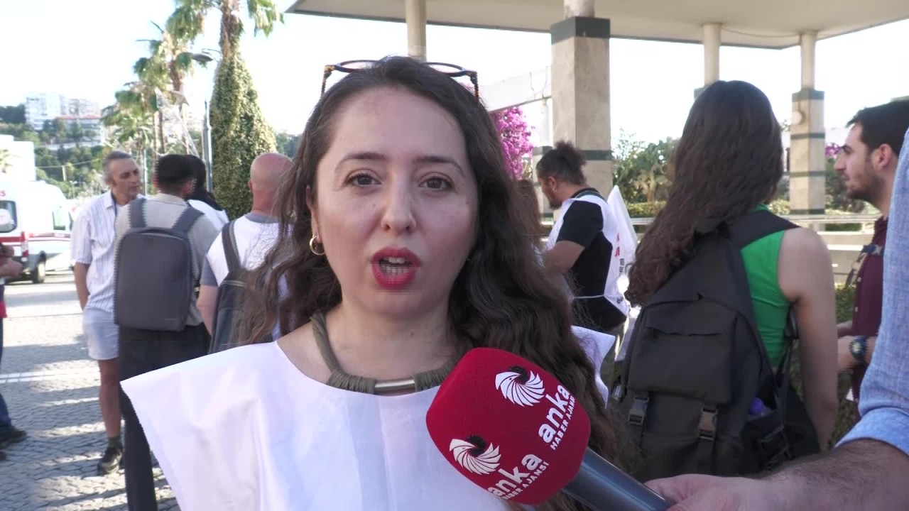 Özel Sektör Öğretmenleri Sendikası İzmir Temsilcisi Aktaş: Taban maaşı hakk...