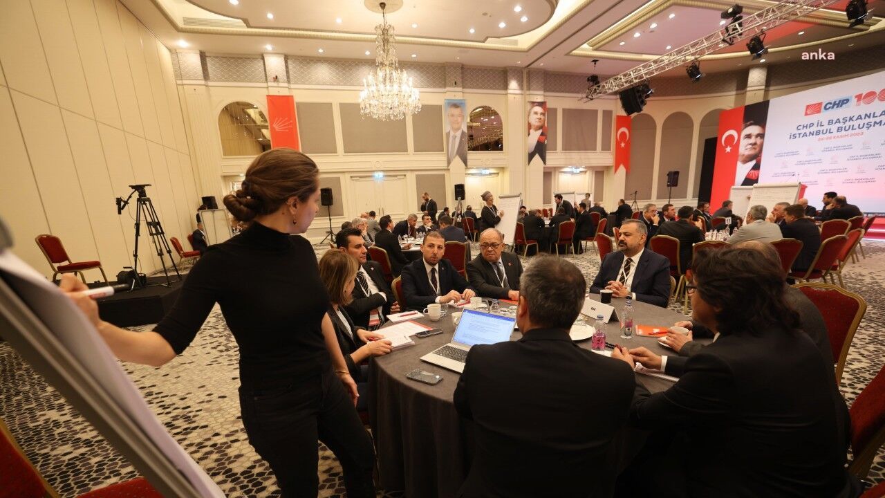 CHP İL BAŞKANLARI İSTANBUL ÇALIŞTAYI'NDA PARTİNİN YENİ YÖNETİMİYLE İLGİLİ BEKLENTİ VE ÖNERİLER İLE YEREL SEÇİMLERİNE İLİŞKİN ÇALIŞMALARIN NASIL YÜRÜTÜLECEĞİ KONULARI ELE ALINDI