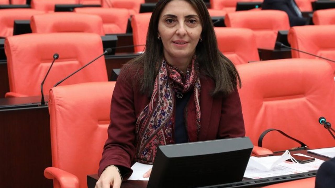 CHP'li Altaca Kayışoğlu: Bursalılar iki yıl daha trene binemeyecek