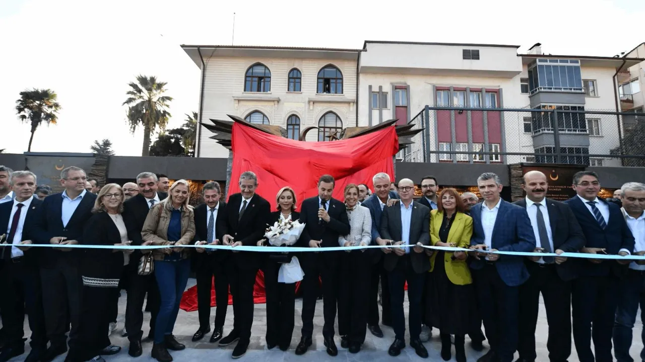 Balıkesir Cumhuriyet Meydanı 2. etabı açıldı