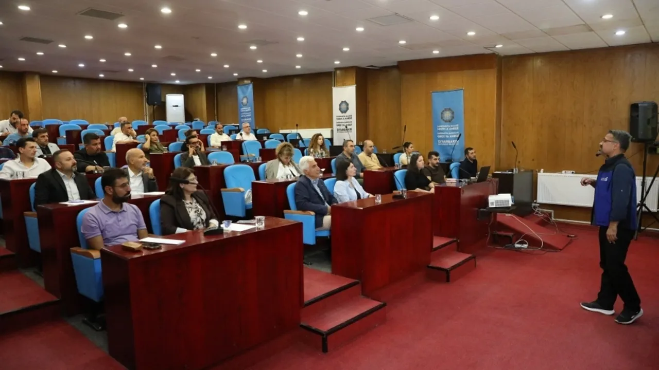 Diyarbakır'da afet yönetim eğitimi düzenlendi