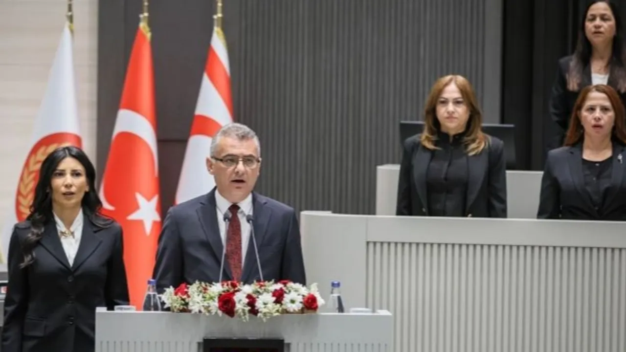 KKTC'de Erhürman göreve başladı... "Kıbrıs Türk halkının huzuru ve refahı için çalışacağım"