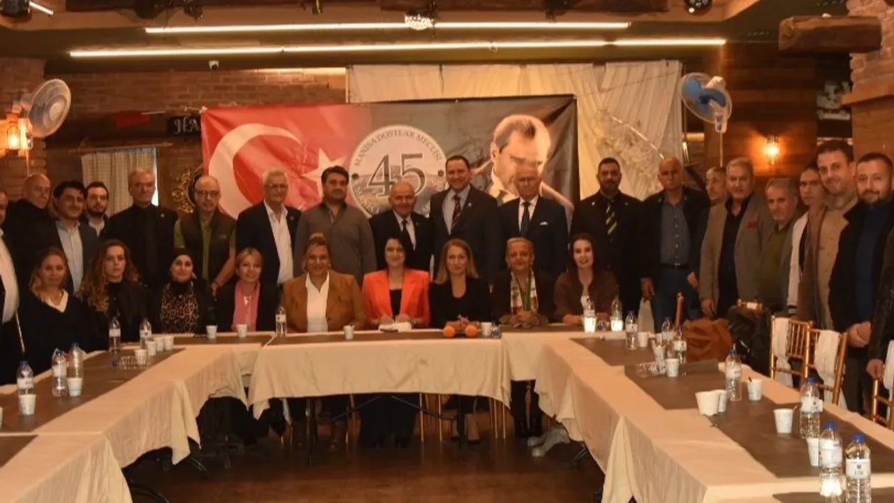 Manisa Dostlar Meclisi’nde demokrasi buluşması