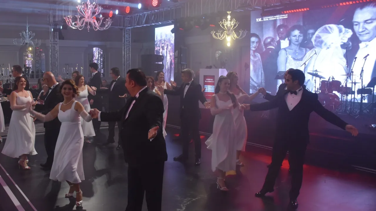 MARSİFED’ten Cumhuriyet’in 102. yılına yakışır kutlama