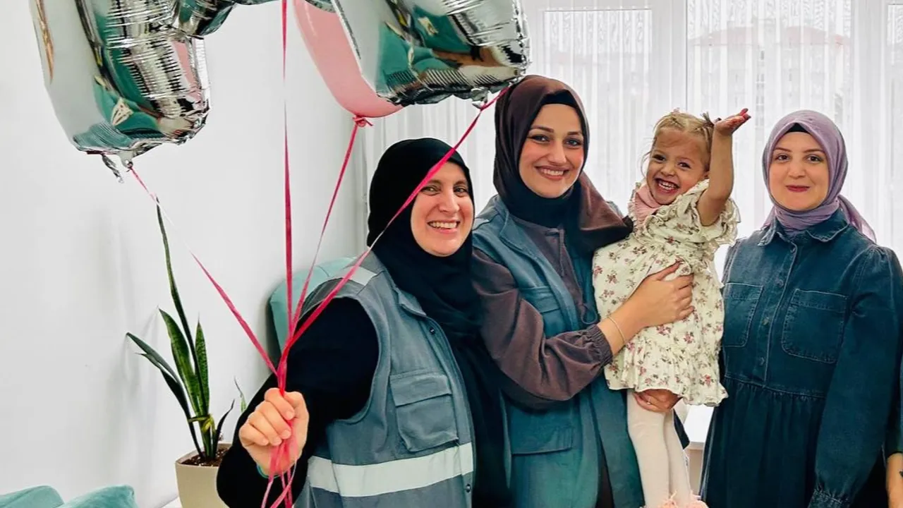 Sakarya'da özel bireylere anlamlı doğum günü sürprizi