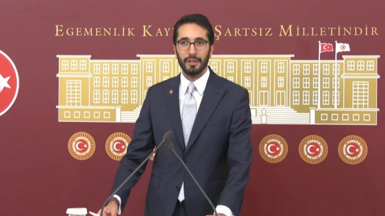 "Bu Durum 20 Yıl Önce Düğmenin Yanlış İliklenmesinin Sonucudur"