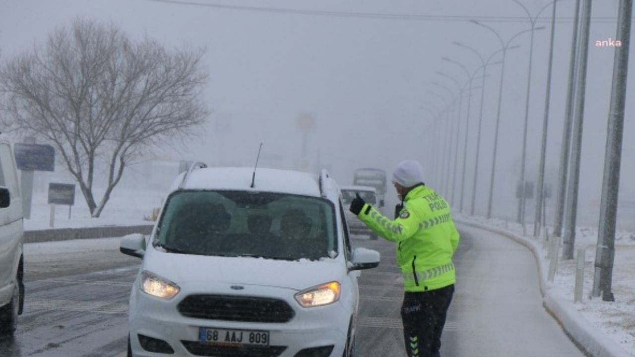 Aksaray-Konya Yolu Çift Şeritli OlarakTrafiğe Kapatıldı
