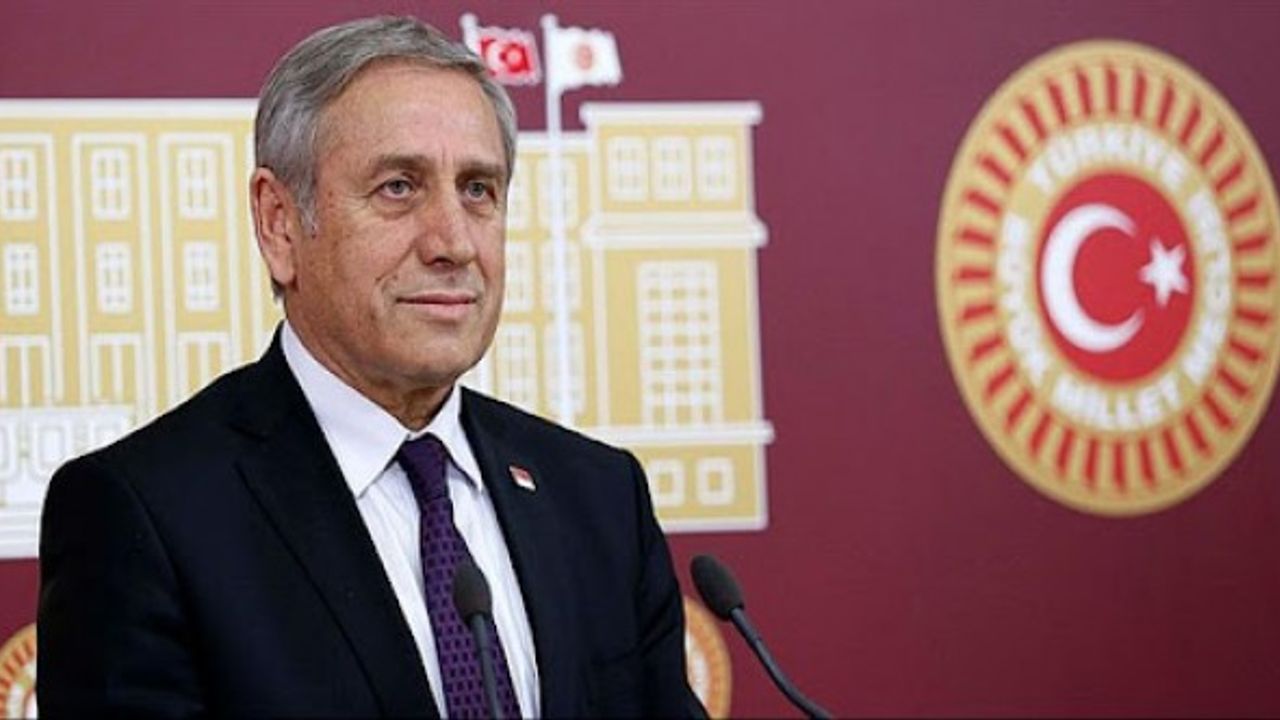 CHP'li Kaya'dan Kadın Milletvekili, Vali, Kaymakam, Belediye ve Muhtarlara Hediye