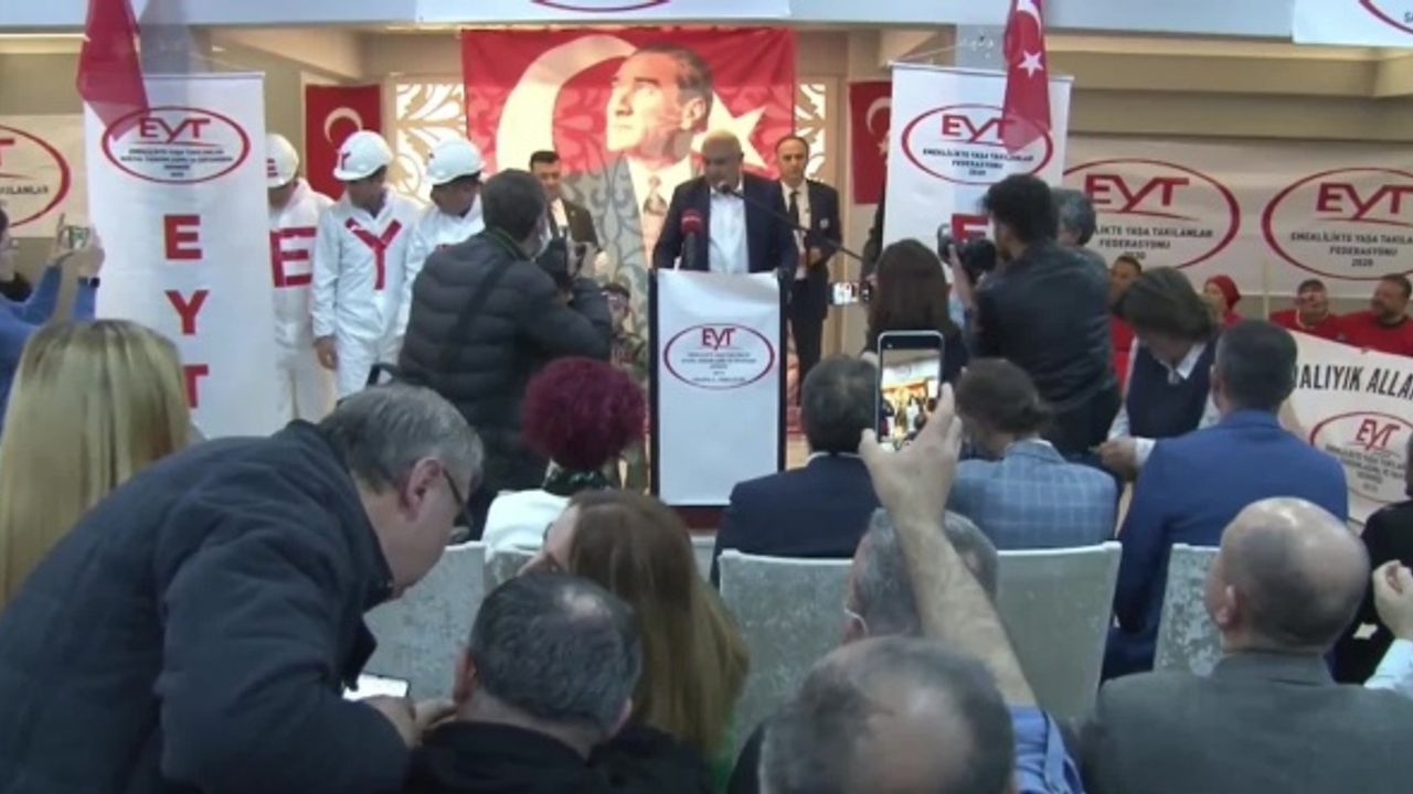 Engin Özkoç Sakarya'da EYT Etkinliğinde Seslendi "İktidar Gelir Çıkartırız Bu Yasayı"