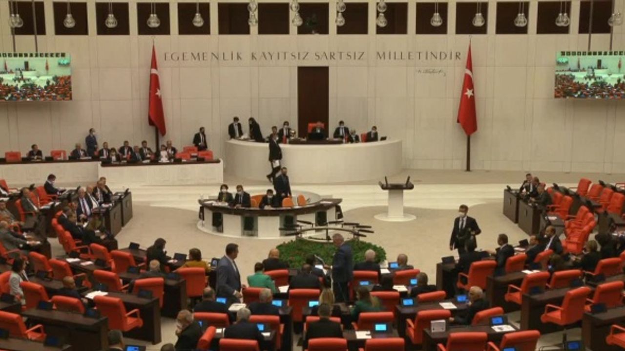 Ziraat Bankası Genel Müdürü Çakar "Traktör Haczi Yok" Dedi, CHP'li Sümer Belgeleri Paylaştı