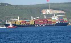 ÇANAKKALE BOĞAZI'NDA KONTEYNER GEMİSİ  MAKİNE ARIZASI YAPTI