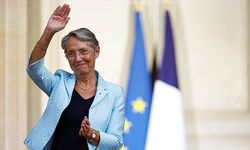 Fransa Başbakanı Elisabeth Borne istifa etti!