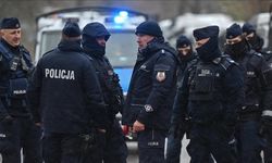 Polonya’da Polis Cumhurbaşkanlığı Sarayı’nı Bastı!