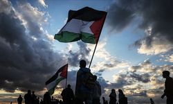 Filistin'de Hükümet İstifa Etti!