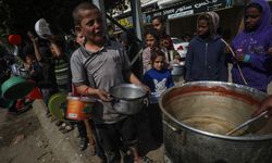 Gazze'de açlık ve susuzluktan hayatını kaybedenlerin sayısı 20'ye yükseldi
