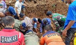 Endonezya’daki sel ve toprak kaymasında can kaybı 26’ya yükseldi
