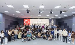 Mersin Büyükşehir Belediye Başkanı Seçer, gençlerle bir araya geldi  