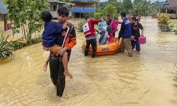 Endonezya'da Sel Felaketi: 15 Kişi Hayatını Kaybetti!