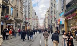 Taksim İstiklal Caddesi'nde Yangın!