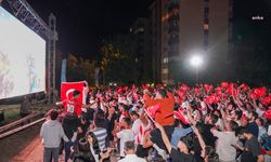 10 bin Eskişehirli, milli maç heyecanını Tepebaşı’nda yaşadı