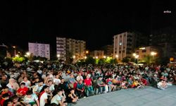 Ceyhanlılar, milli maç heyecanını birlikte yaşadı 