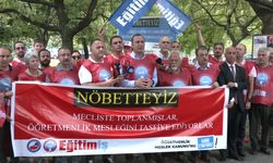 Eğitim-İş'ten TBMM önünde meslek nöbeti... Kadem Özbay: “Buldukları sistemin adı akademi. Bu bir akademi değil, AKP’nin kendi memurunu seçme sistemidir” 