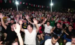 Manisalılar, Türkiye'nin çeyrek final biletini kutladı 