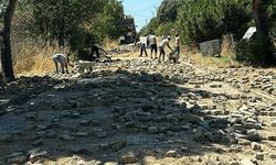 Silivri Belediyesi'nden Yeni Mahalle'de hız kesici set boya çalışmaları