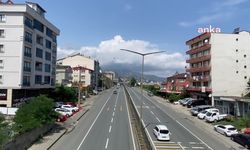 Trabzon'da Yaylacık Mahallesi'nde vatandaşlar söz verilmesine rağmen üç yıldır  mahallelerine doğal gaz bağlanmamasına tepki gösterdi