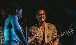 World Akustik konserleri sürüyor