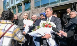 DİSK'ten İzmir Büyükşehir'e çiçekli ziyaret