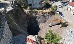 Kocaeli Gölcük'te toprak kaymasına ani müdahale