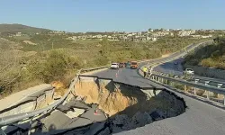 Kuşadası-Söke karayolu çöktü