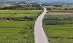 Balıkesir Büyükşehir'den hizmet bekleyen yollarda yoğun mesai