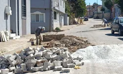 Bilecik Pazaryeri'nde kaldırım onarımları sürüyor