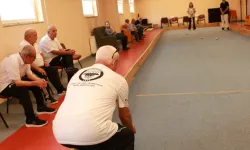 Bursa’da huzurevi sakinlerinden dostluk maçı