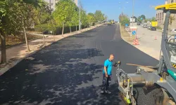Kocaeli’de Alparslan Bulvarı modern asfaltla yenilendi