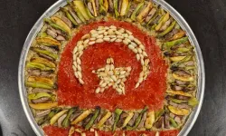 MasterChef Efe'den Türk bayrağı figürlü Tokat Kebabı!