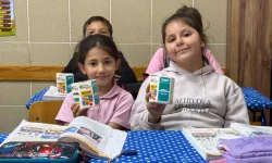 Bursa İnegöl'de Kitap Fuarı'nın habercisi kumbaralar dağıtıldı