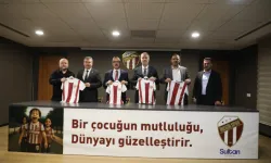 Bursa İnegöl'den 60 bin öğrenciye forma ve eşofman kampanyası
