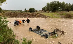 Foça’da yağış rekoru kırıldı! Ekipler seferber!