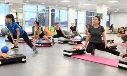 Mersin Büyükşehir’den kadınlara ücretsiz pilates desteği