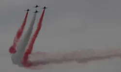 Türk Yıldızları'ndan Mudanya'da nefes kesen prova