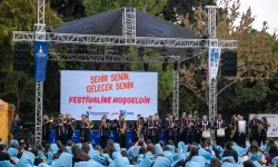 Üniversiteli gençler İzmir’e festivalle “merhaba” dedi