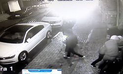 Bahçelievler'de elleriyle kepenkleri açıp bilgisayarları çaldılar