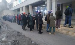 Ruslar ATM'lere akın etti