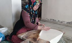 Kızları okusun diye gece gündüz çalışıyor
